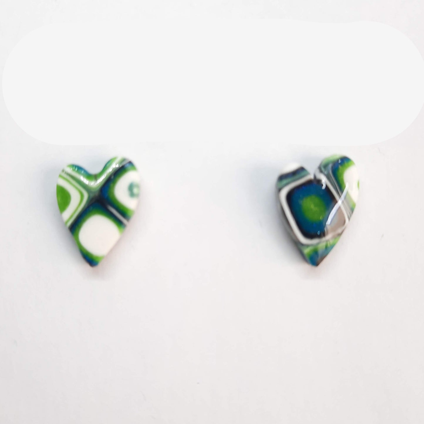 Pendientes Botón Corazón Pleno Verde Blanco