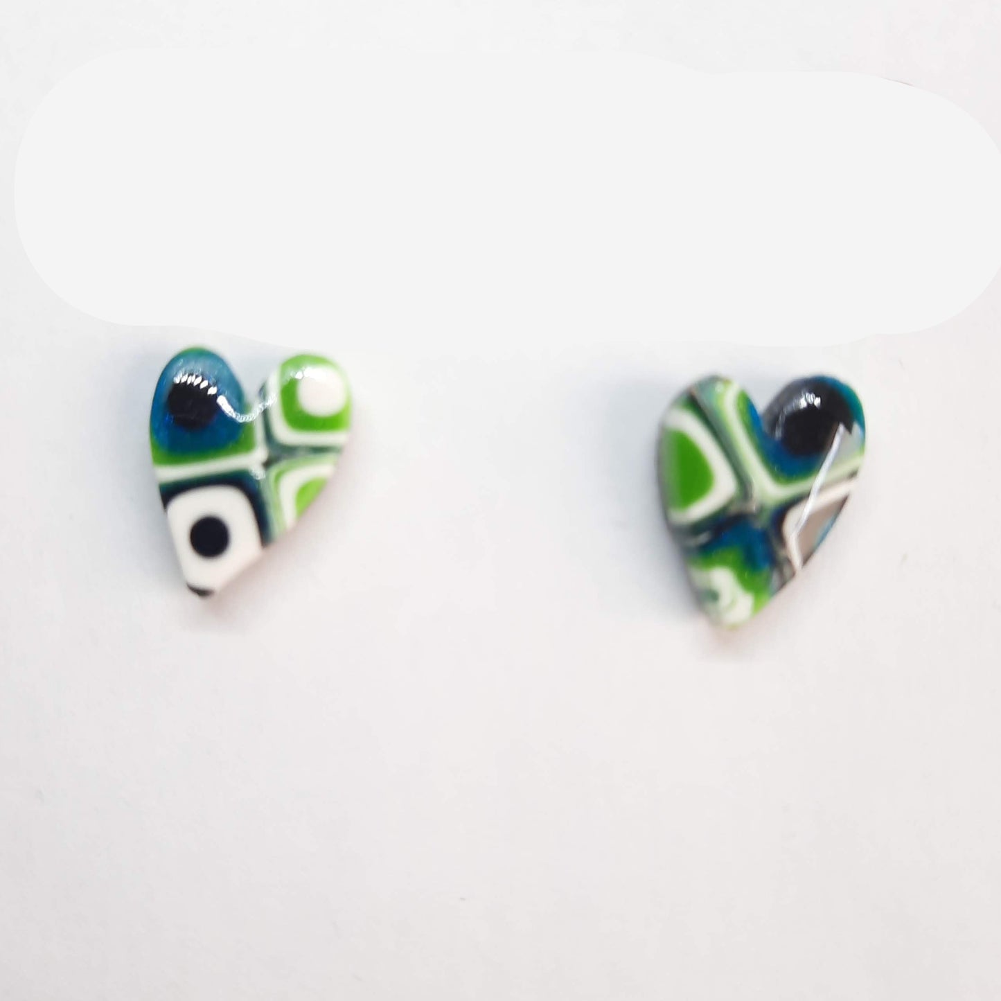 Pendientes Botón Corazón Pleno Verde Blanco