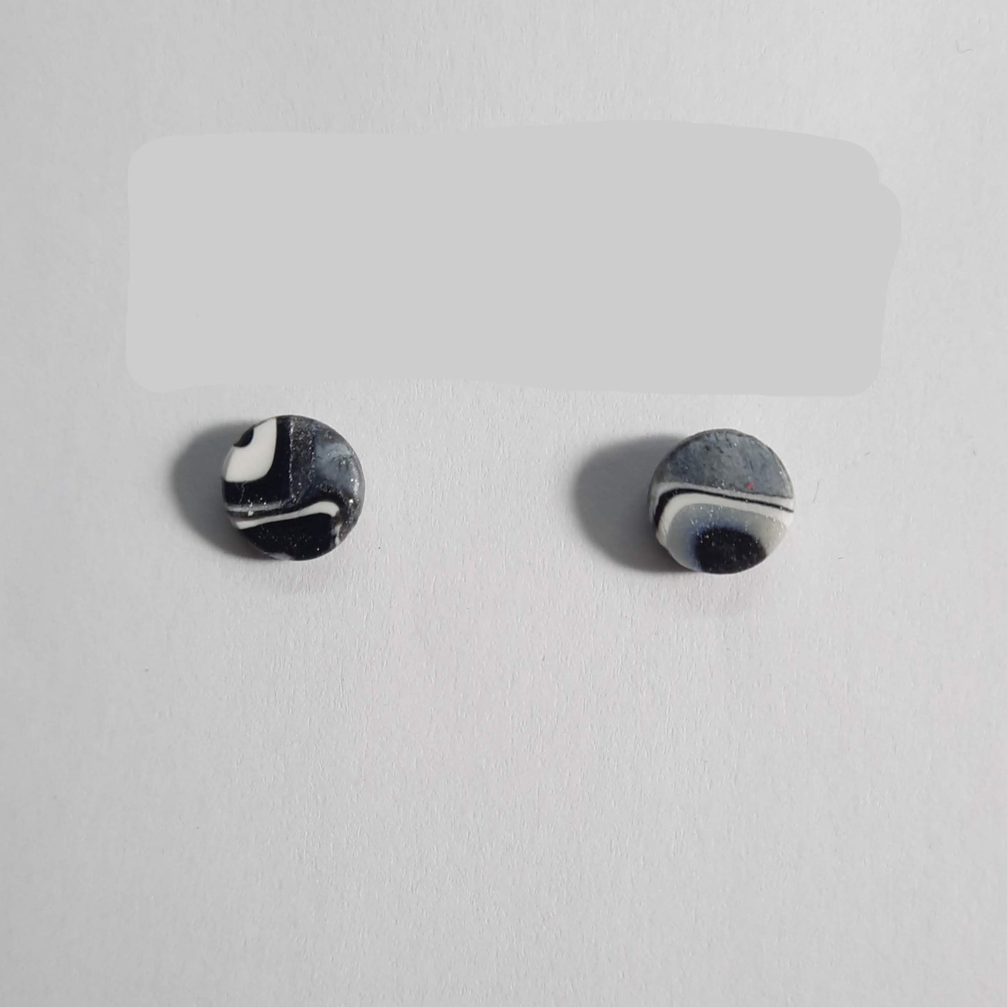 Pendientes Botón Redondo Pequeños Negro Blanco