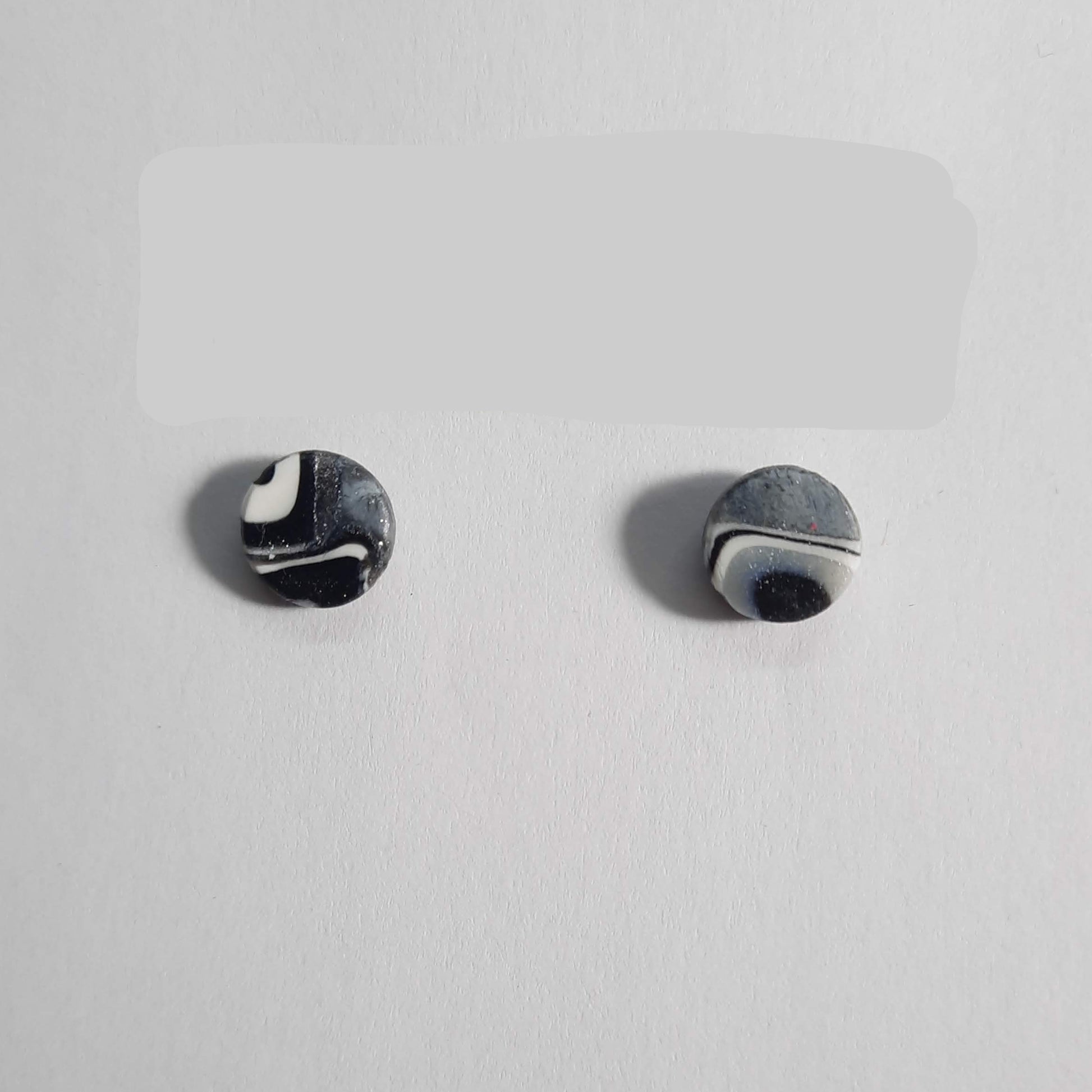Pendientes Botón Redondo Pequeños Negro Blanco
