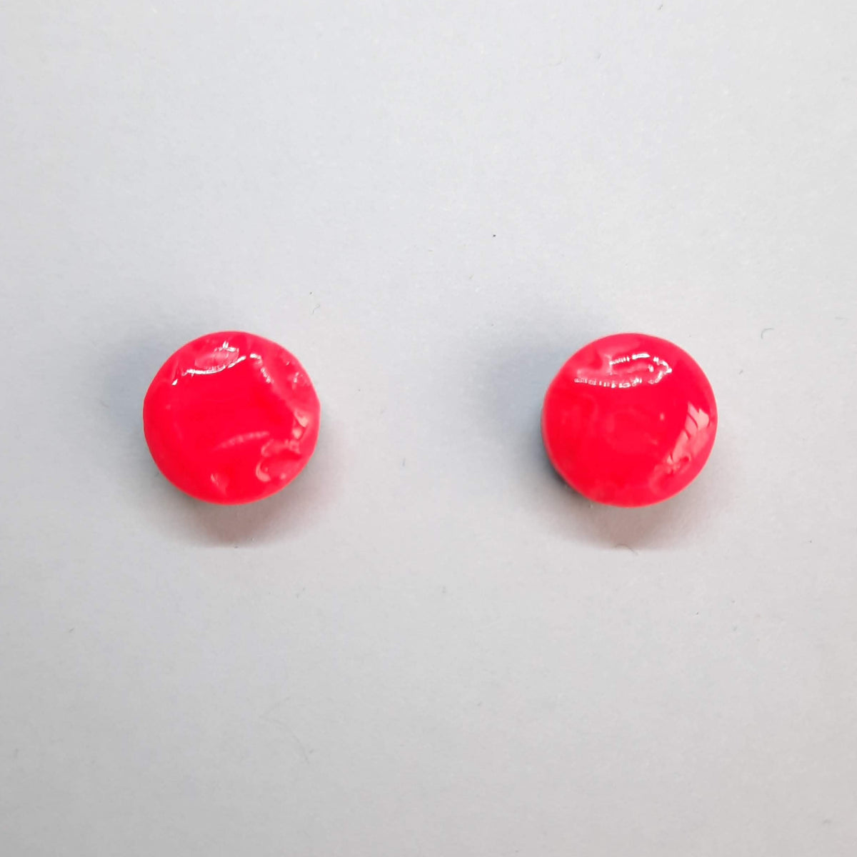 Pendientes Botón Redondos Medianos Rosa Neon