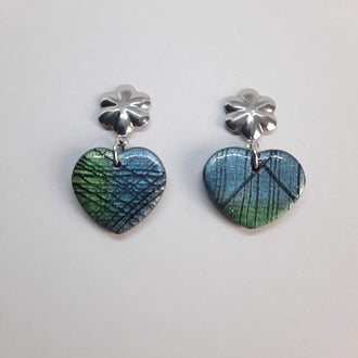 Pendientes Corazón Ancho Pequeño Labradorita Azul con Base Acero