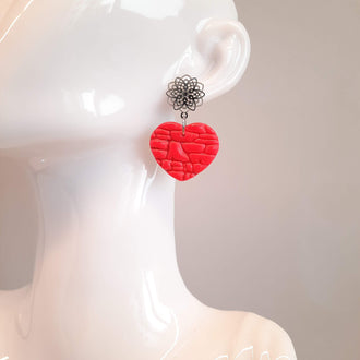 Pendientes Corazón Ancho Rosa Neón Con Base Plateada