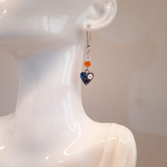 Pendientes Corazón Clásico Arcoíris Con Ganchos Y Bolitas De Cristal