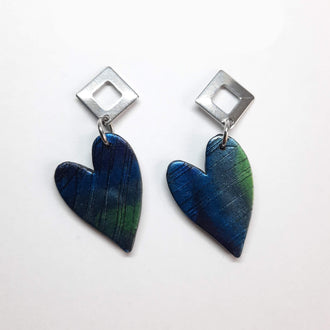 Pendientes Corazón Pleno Labradorita Azul con Base Plateada