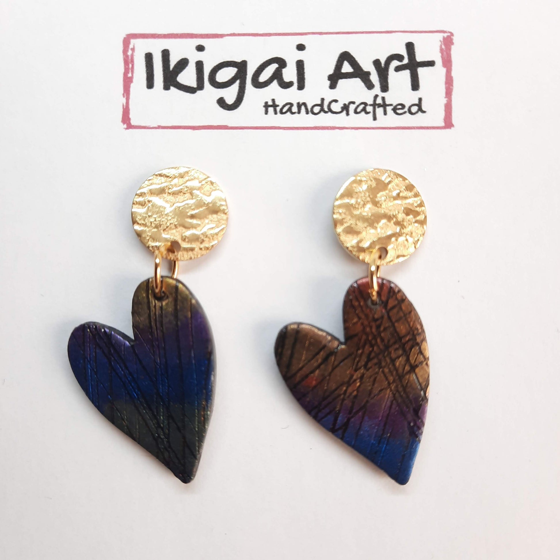 Pendientes Corazón Pleno Labradorita Violeta con Base Dorada