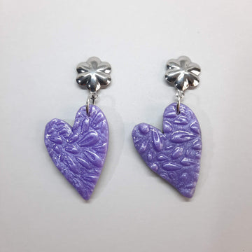 Pendientes Corazón Pleno Lila con Base Plateada