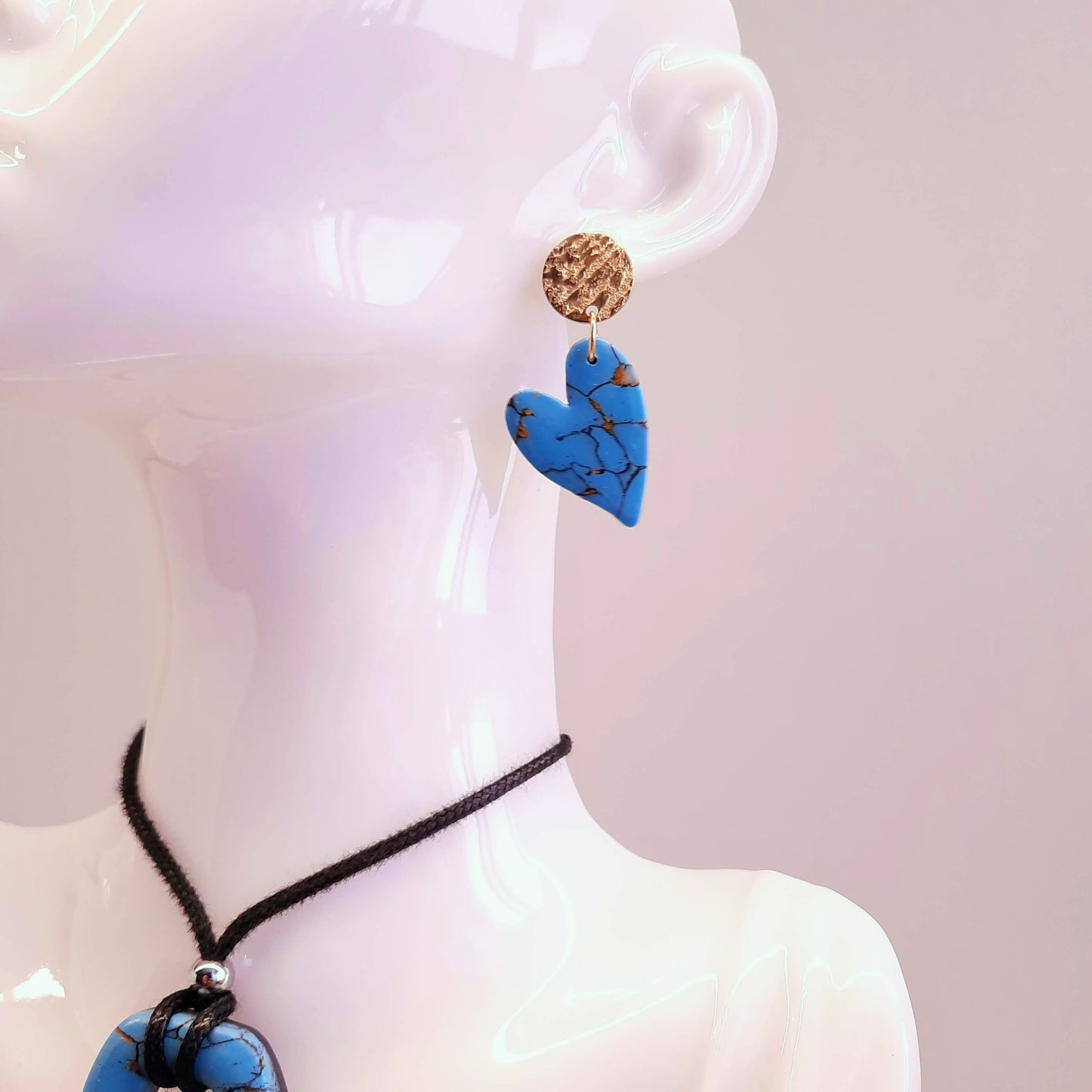 Pendientes Corazón Pleno Turquesa con Base Dorada