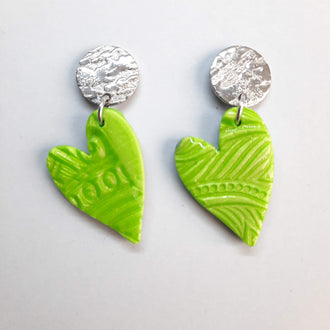 Pendientes Corazón Pleno Verde con Base Acero