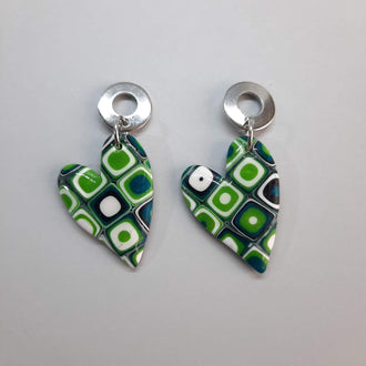 Pendientes Corazón Pleno Verde Blanco con Base Plateada