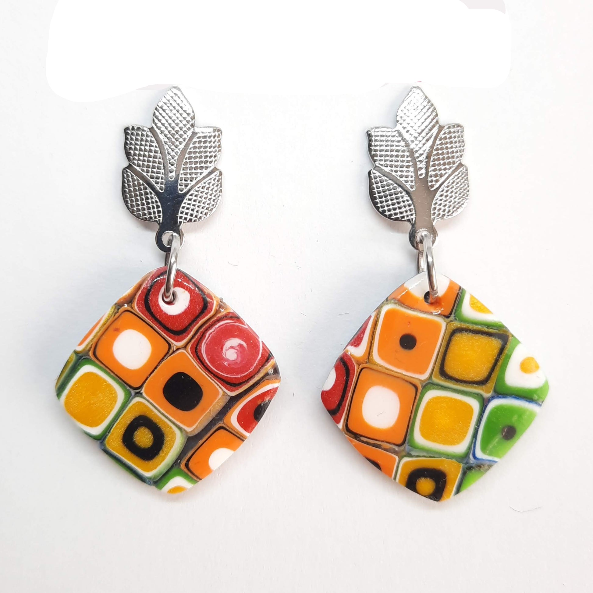 Pendientes Cuadrado Arcoíris con Base Acero