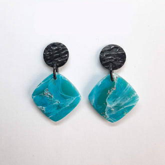Pendientes Cuadrados Aguamarina con Base Negra