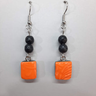 Pendientes Cuadrados Pequeños Naranja Con Bolitas de Lava