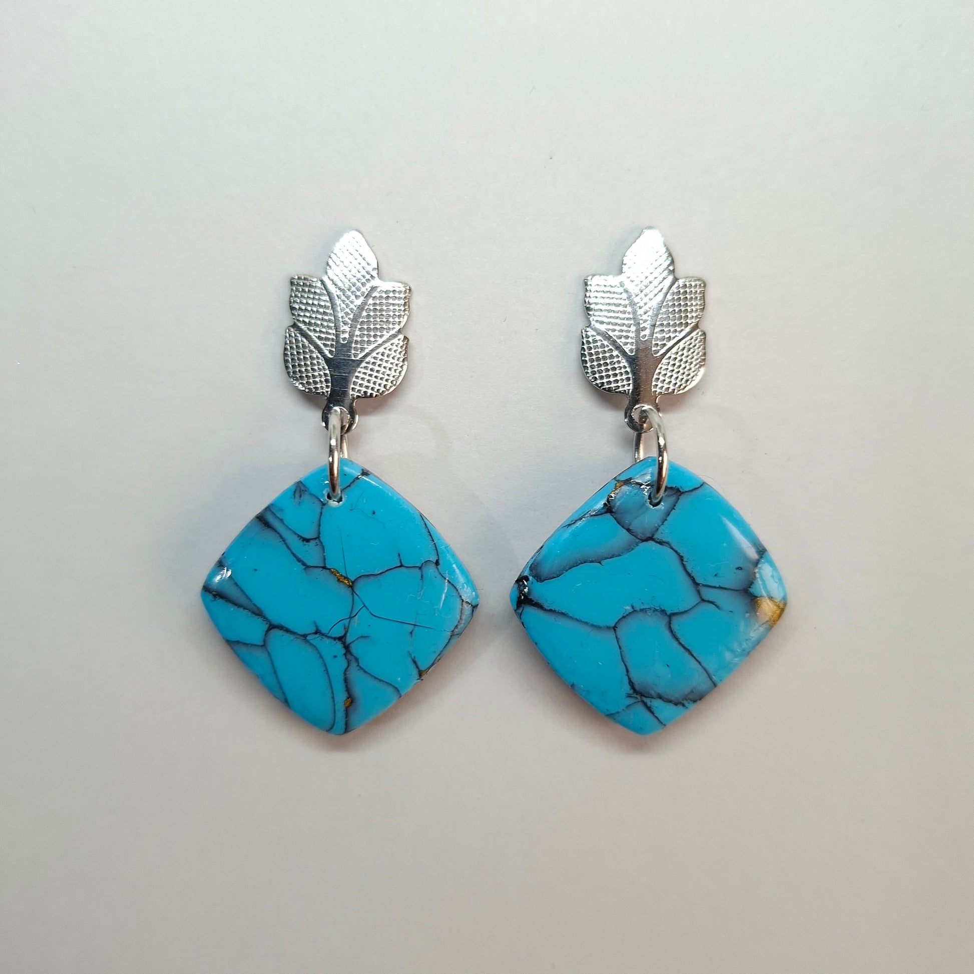Pendientes Cuadrados Turquesa Con Base Plateada