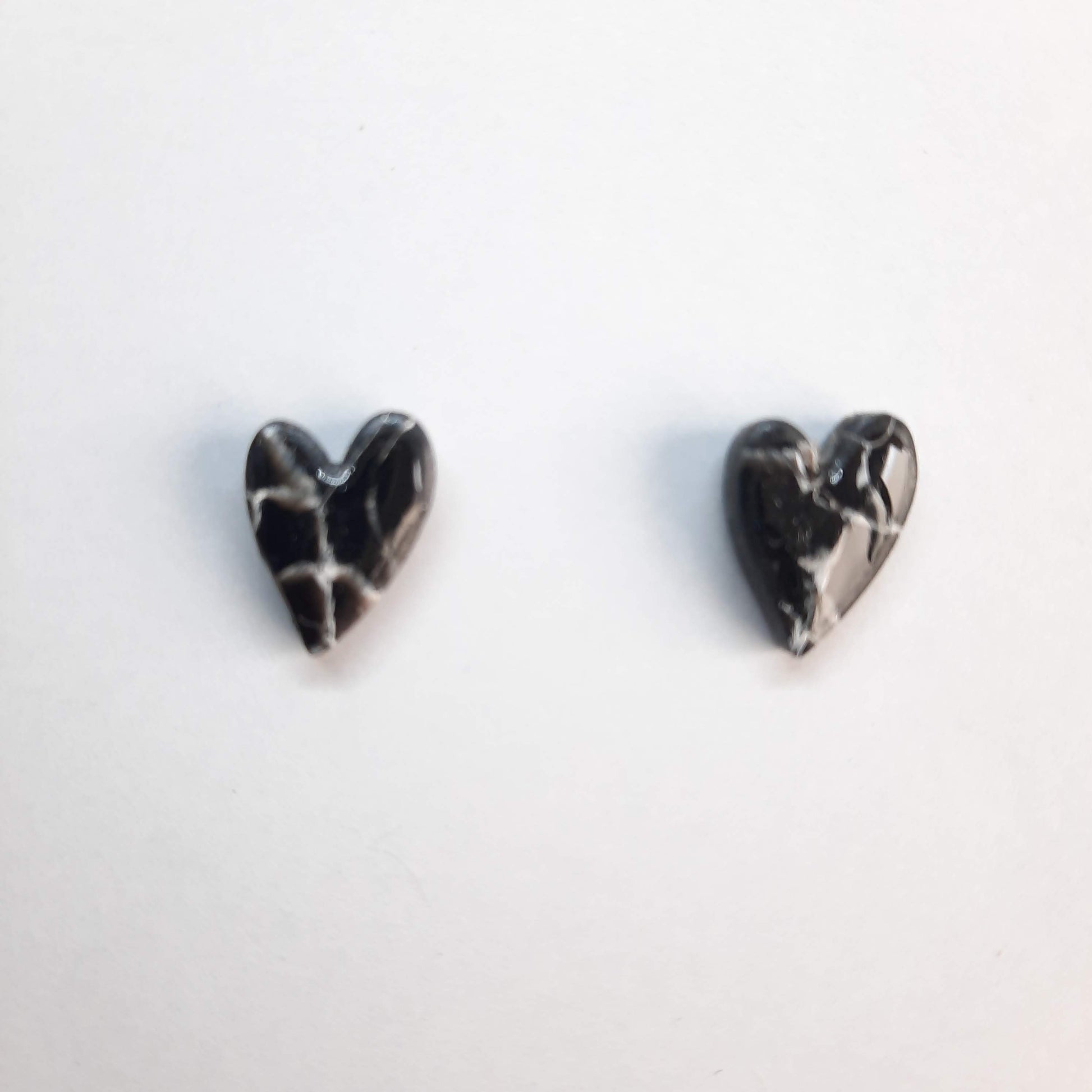 Pendientes Botón Corazón Pleno Negro Mármol