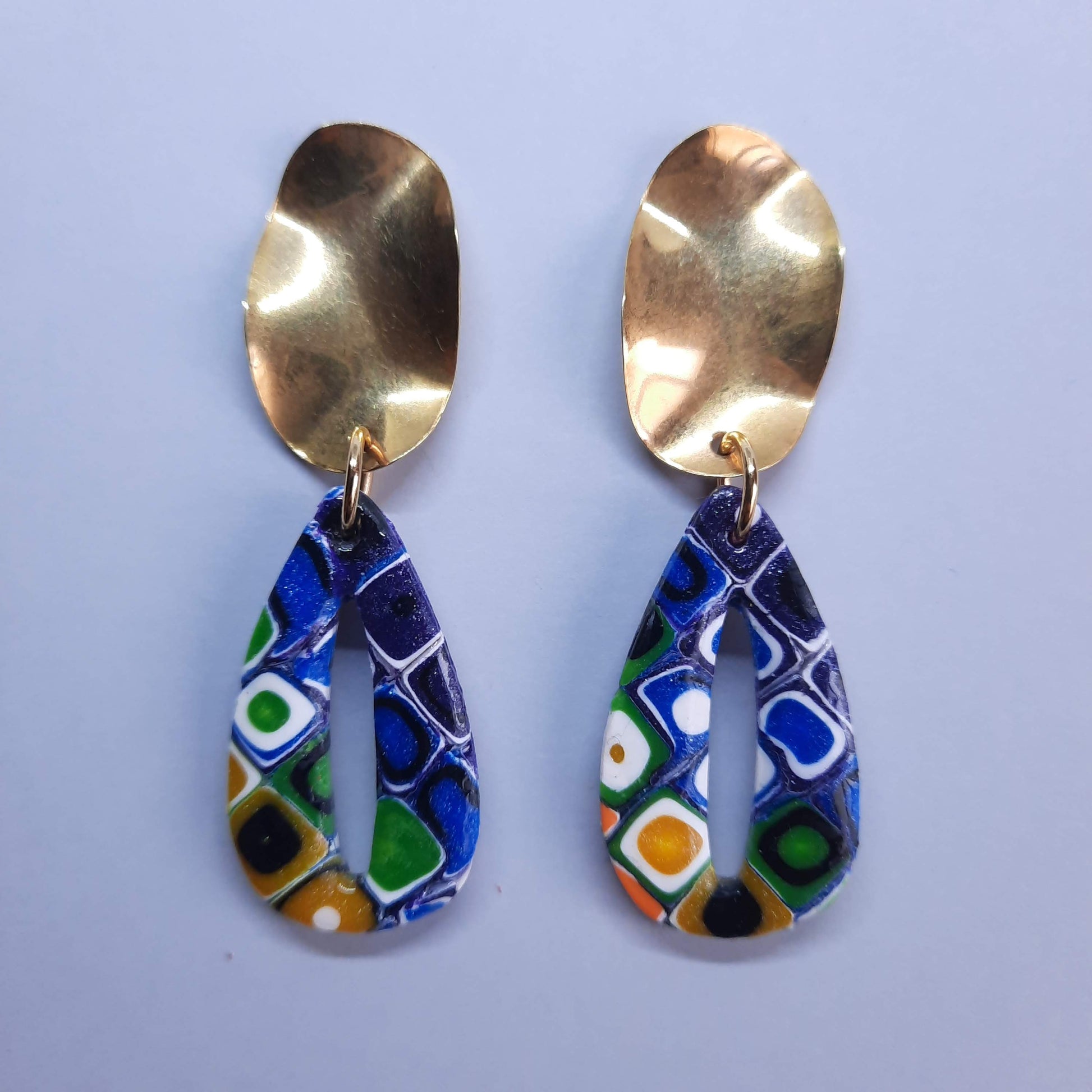 Pendientes España Arcoíris Con Base Dorada