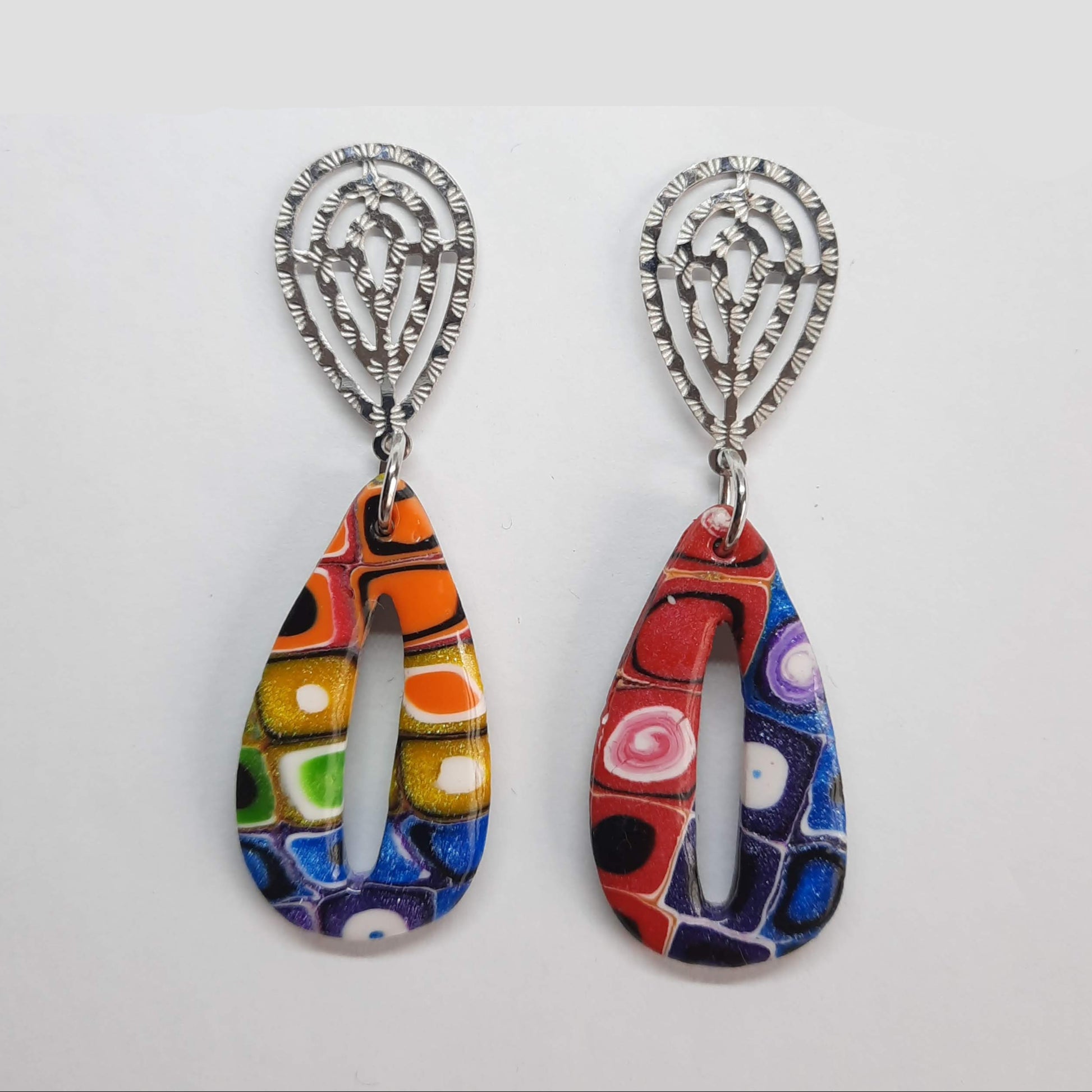 Pendientes España Arcoíris Con Base Plateada