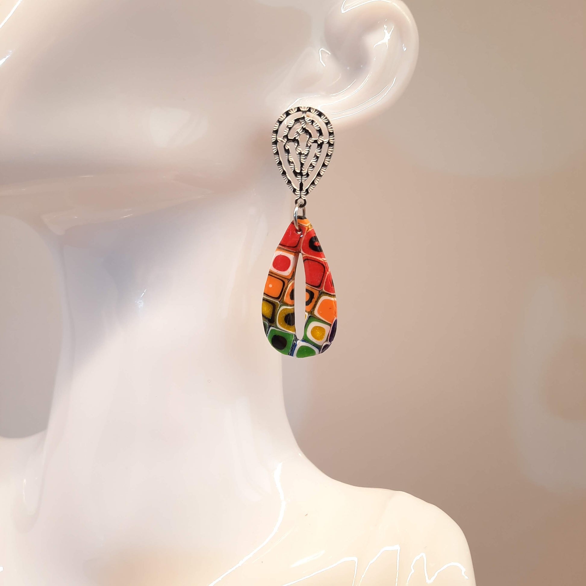 Pendientes España Arcoíris Con Base Plateada