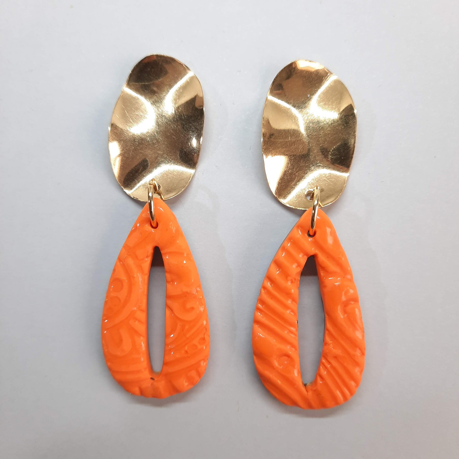 Pendientes España Naranja con Base Dorada