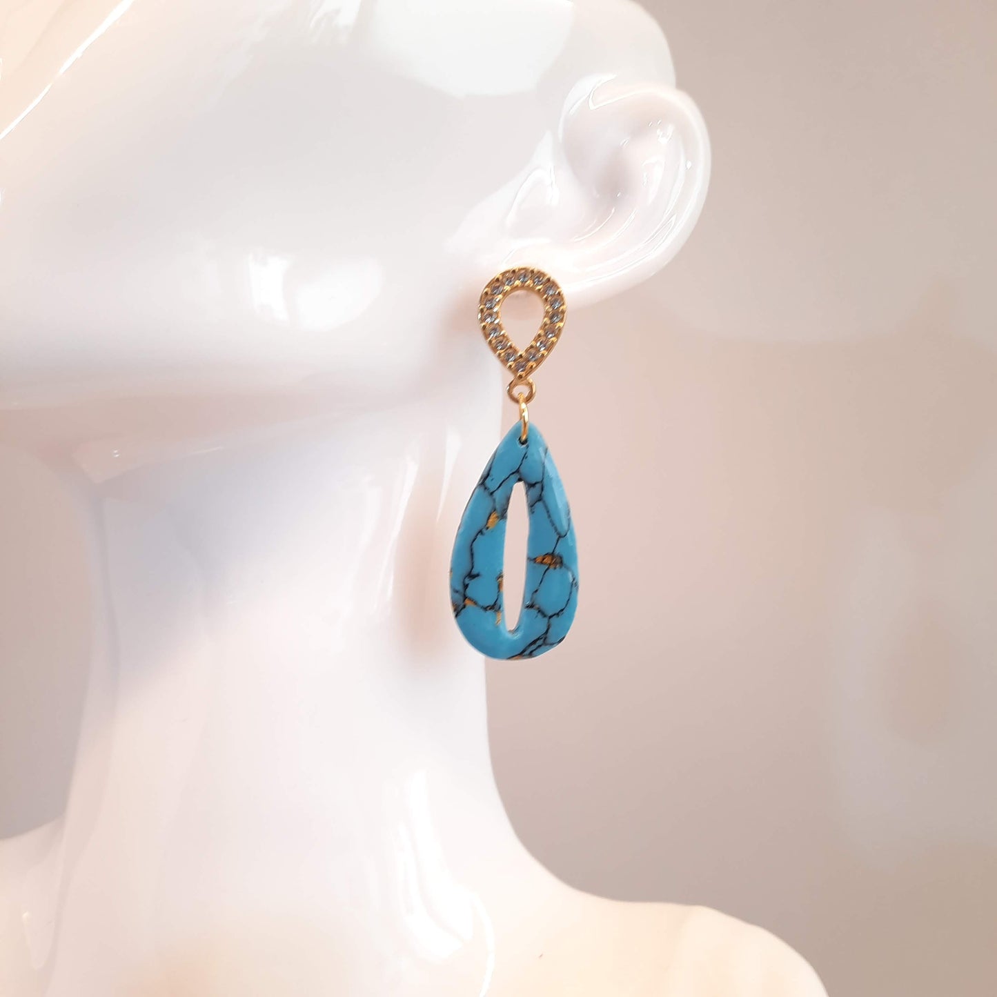 Pendientes España Turquesa Con Base Dorada Y Strass