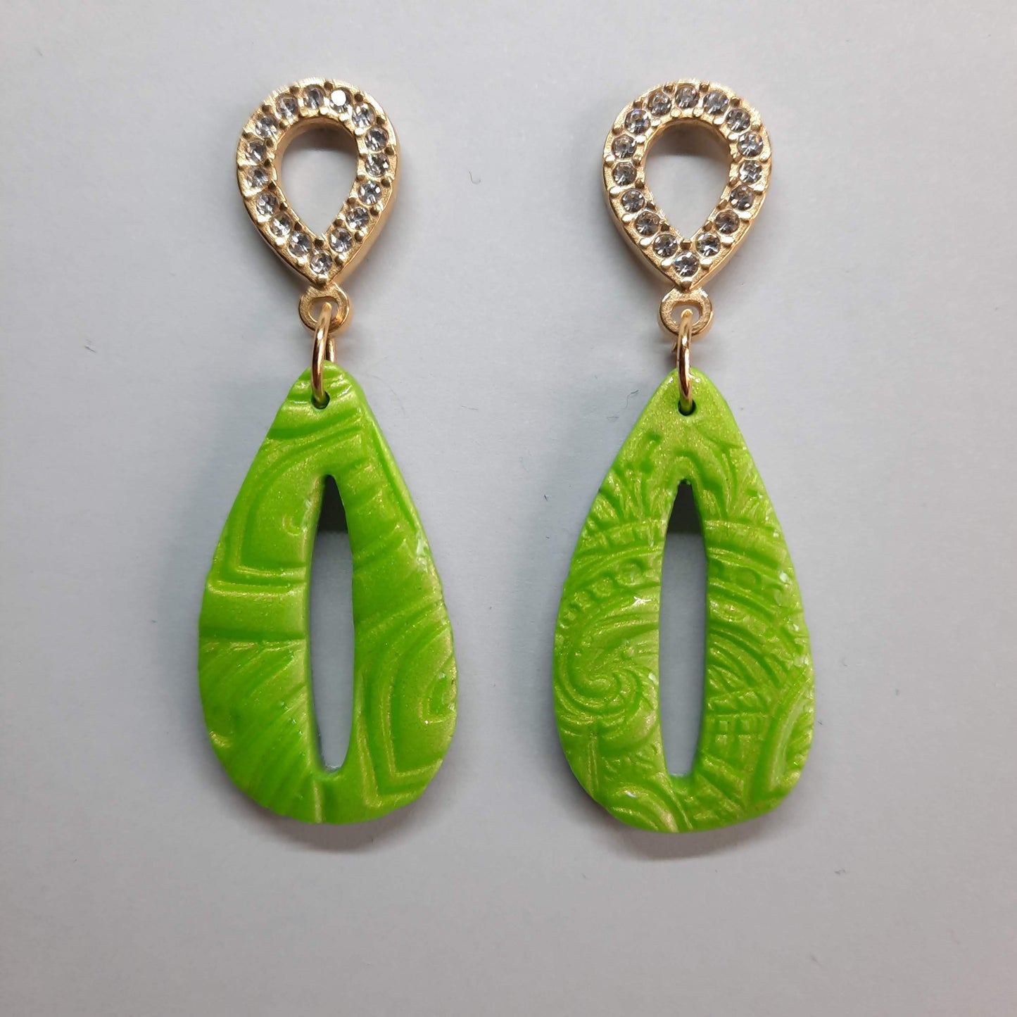 Pendientes España Verde con Base Dorada y Strass