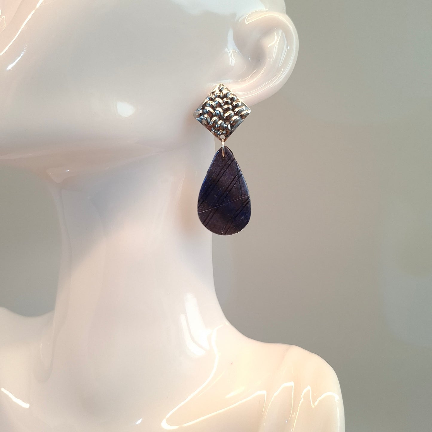 Pendientes Gota Grande Labradorita Violeta con Base Plateada