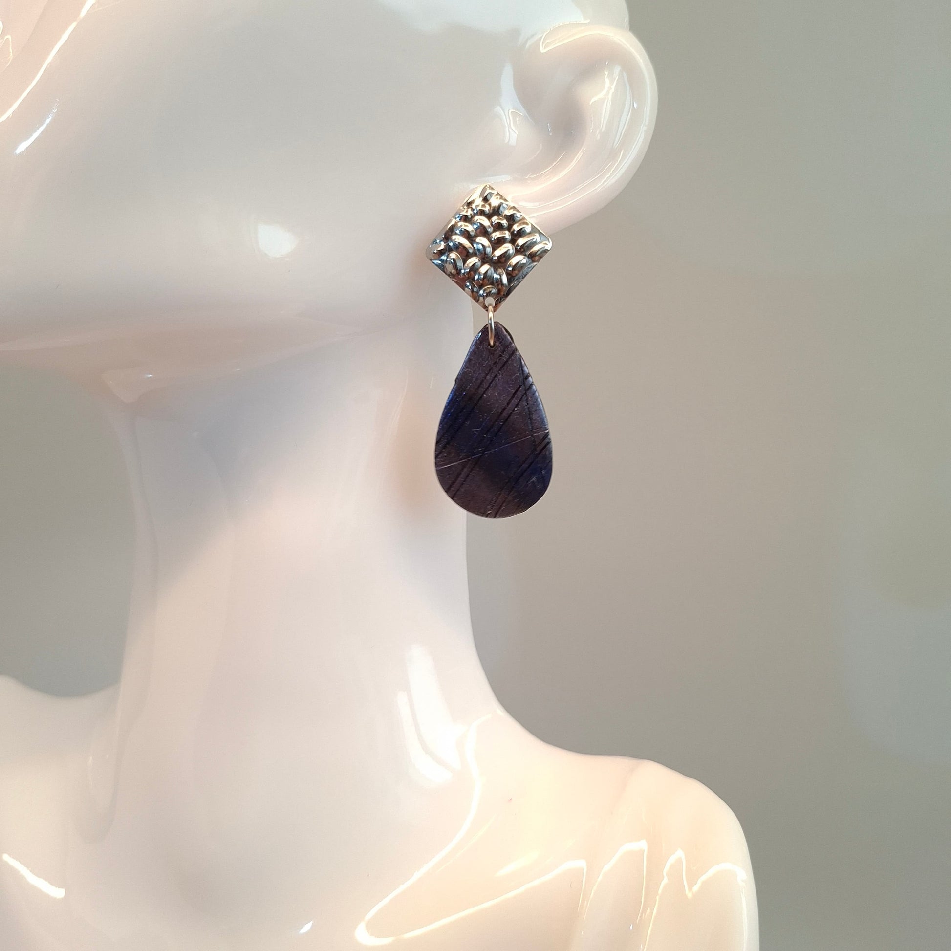 Pendientes Gota Grande Labradorita Violeta con Base Plateada