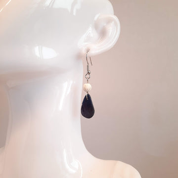 Pendientes Gota Pequeños Labradorita Violeta con Ganchos Plateados y Lava