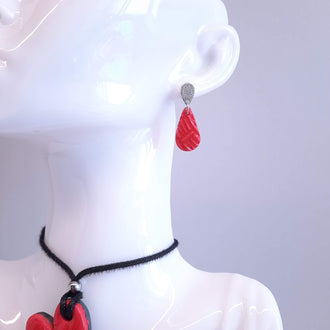Pendientes Gota Pequeños Rojos con Base Acero