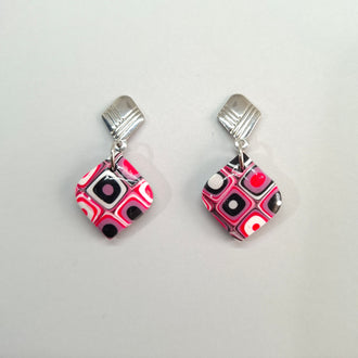 Pendientes India Medianos Con Base Plateada