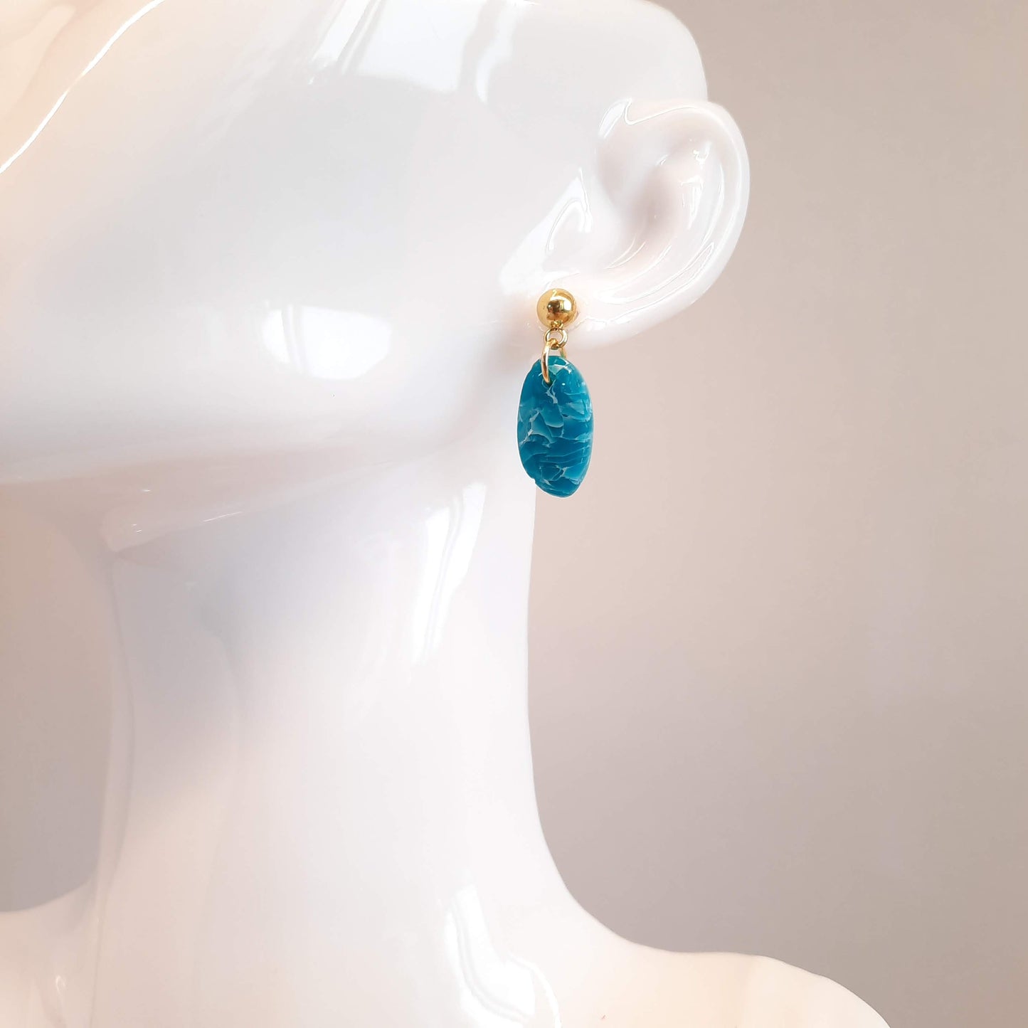Pendientes Iris Aguamarina con Base Dorada