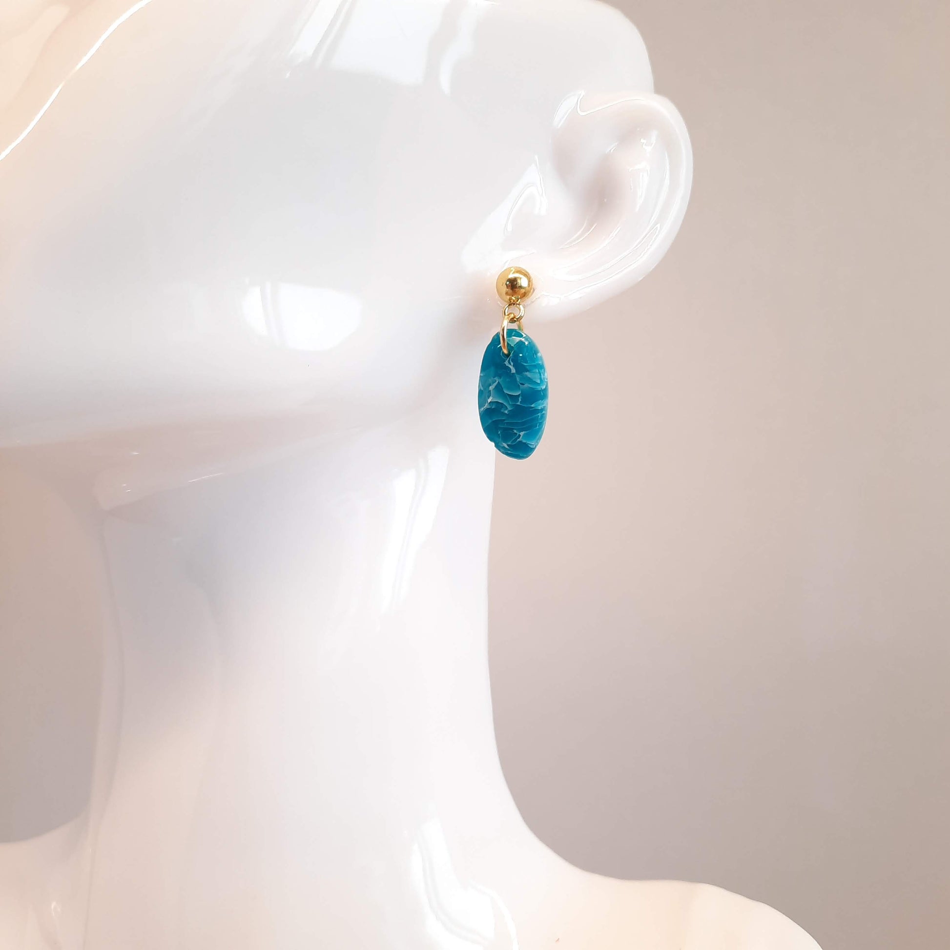 Pendientes Iris Aguamarina con Base Dorada