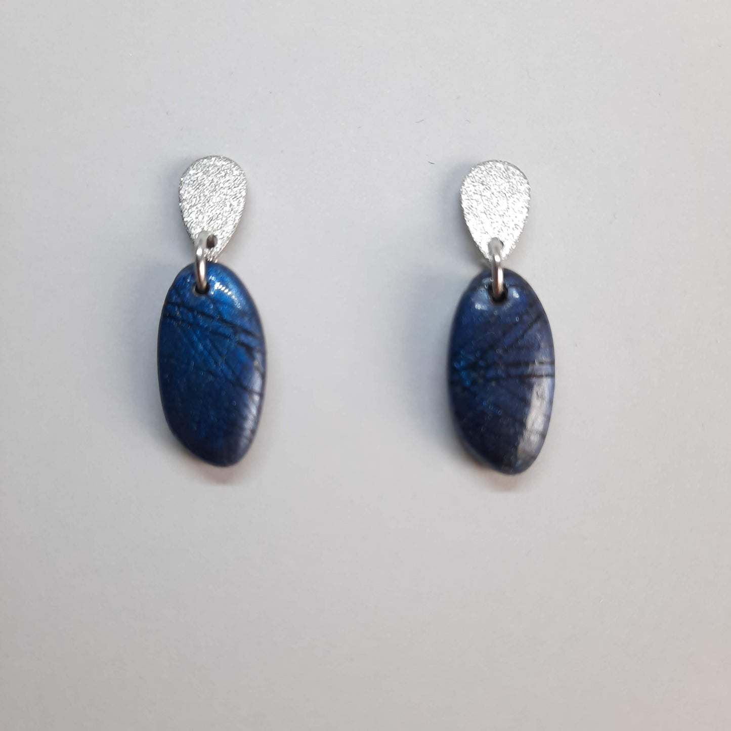 Pendientes Iris Labradorita Azul con Base Plateada