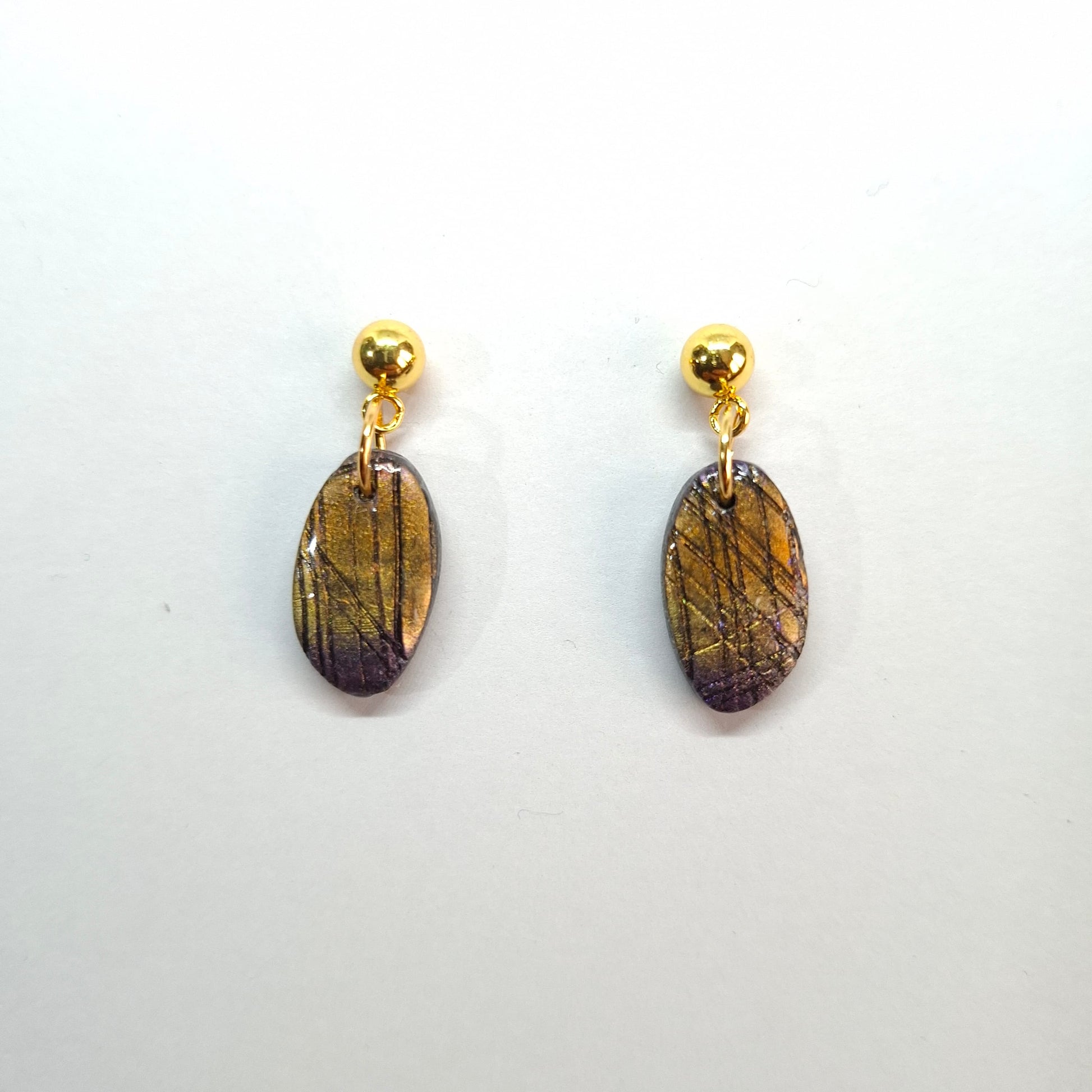 Pendientes Iris Labradorita Violeta Con Base Dorada