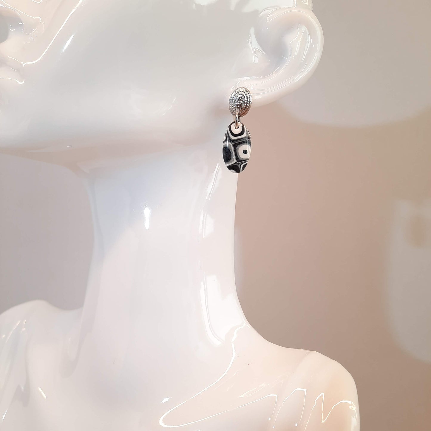 Pendientes Iris Negro Mosaico con Base Plateada