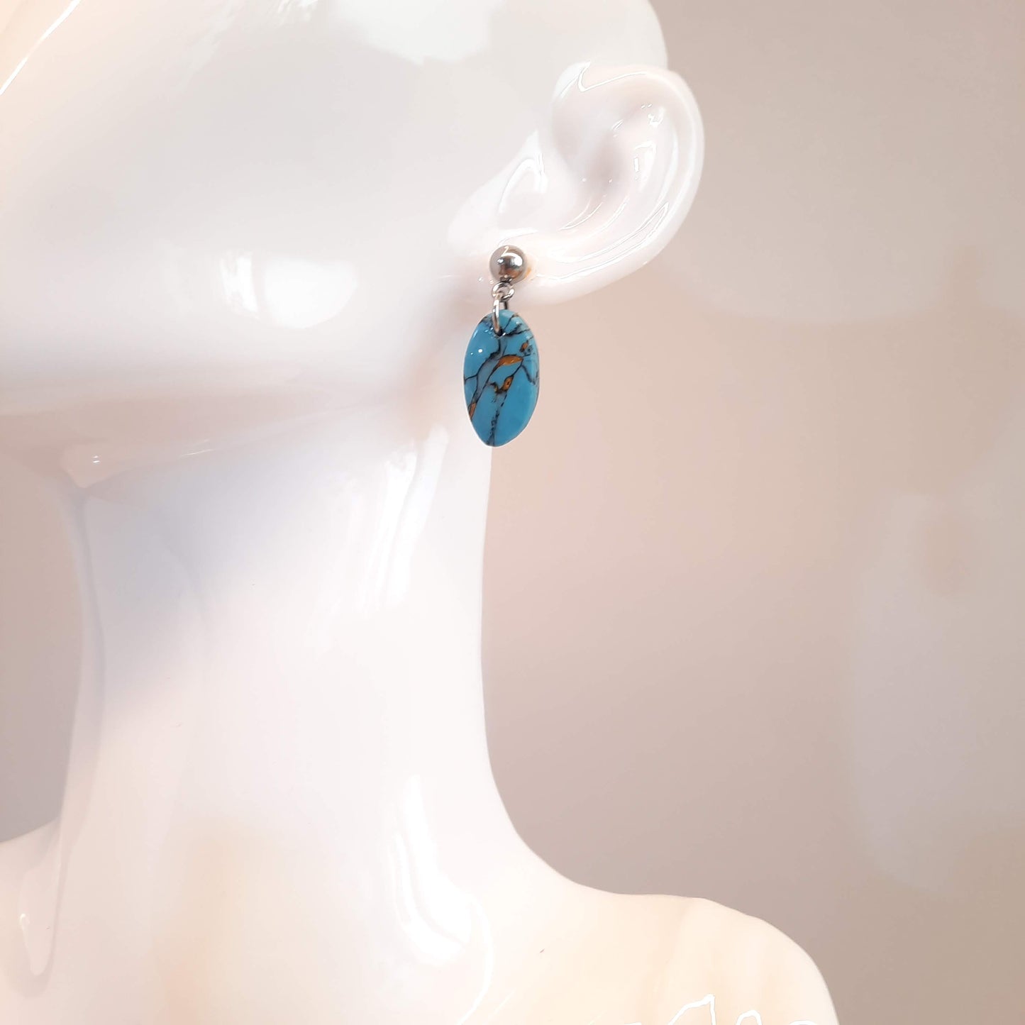 Pendientes Iris Turquesa con Base Plateada