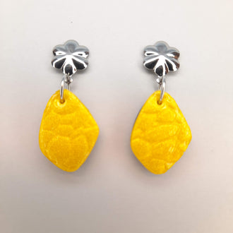 Pendientes Isabel Amarillos Con Base Plateada