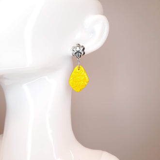 Pendientes Isabel Amarillos Con Base Plateada