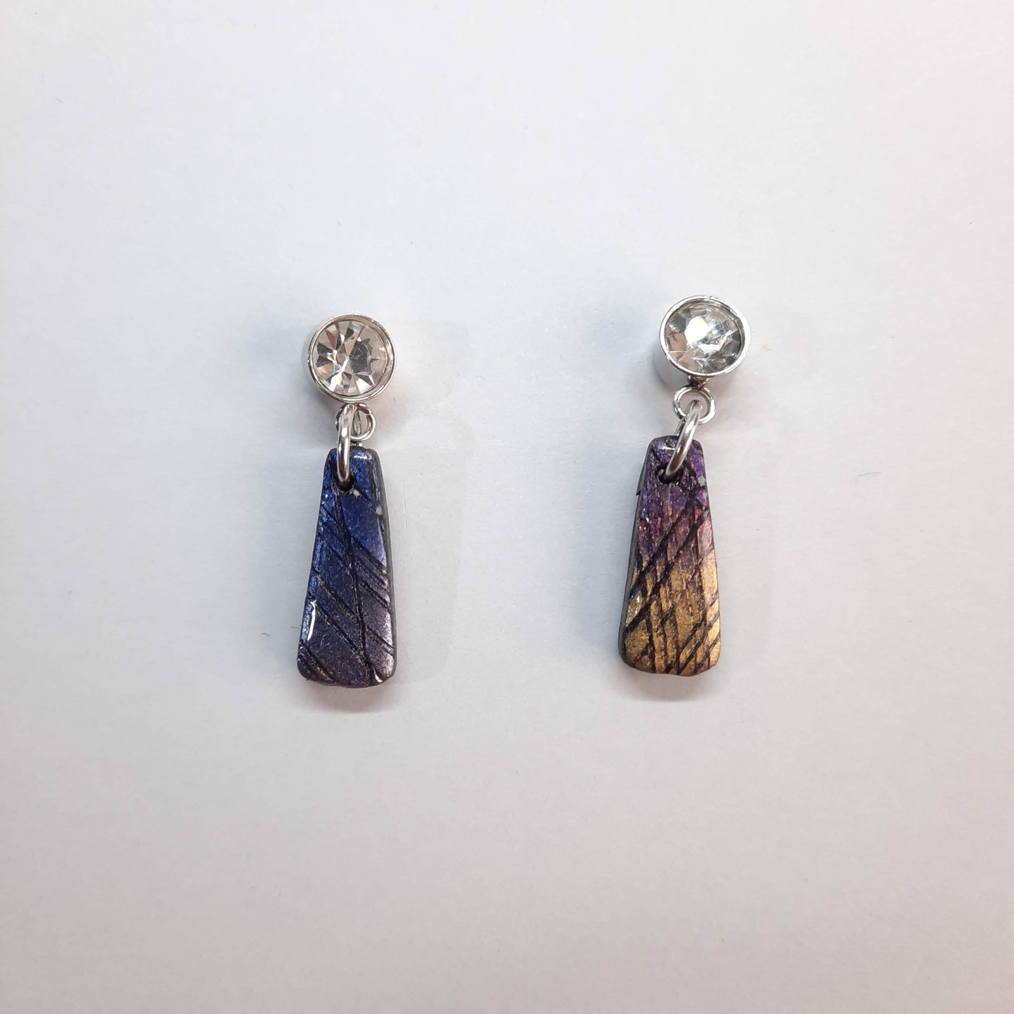 Pendientes Trapecio Labradorita Violeta con Base Acero y Strass