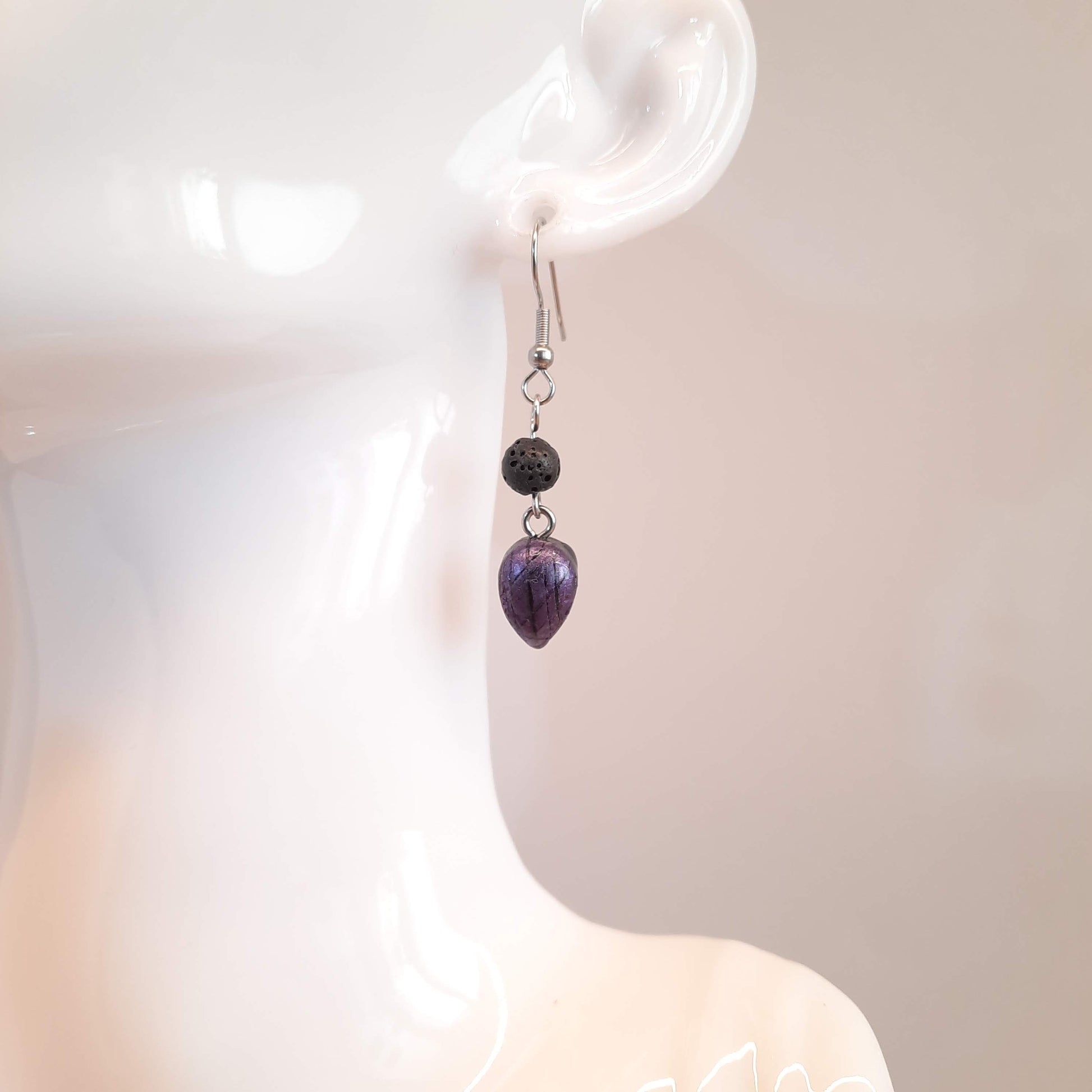 Pendientes Lágrima Labradorita Violeta con Cuentas de Lava