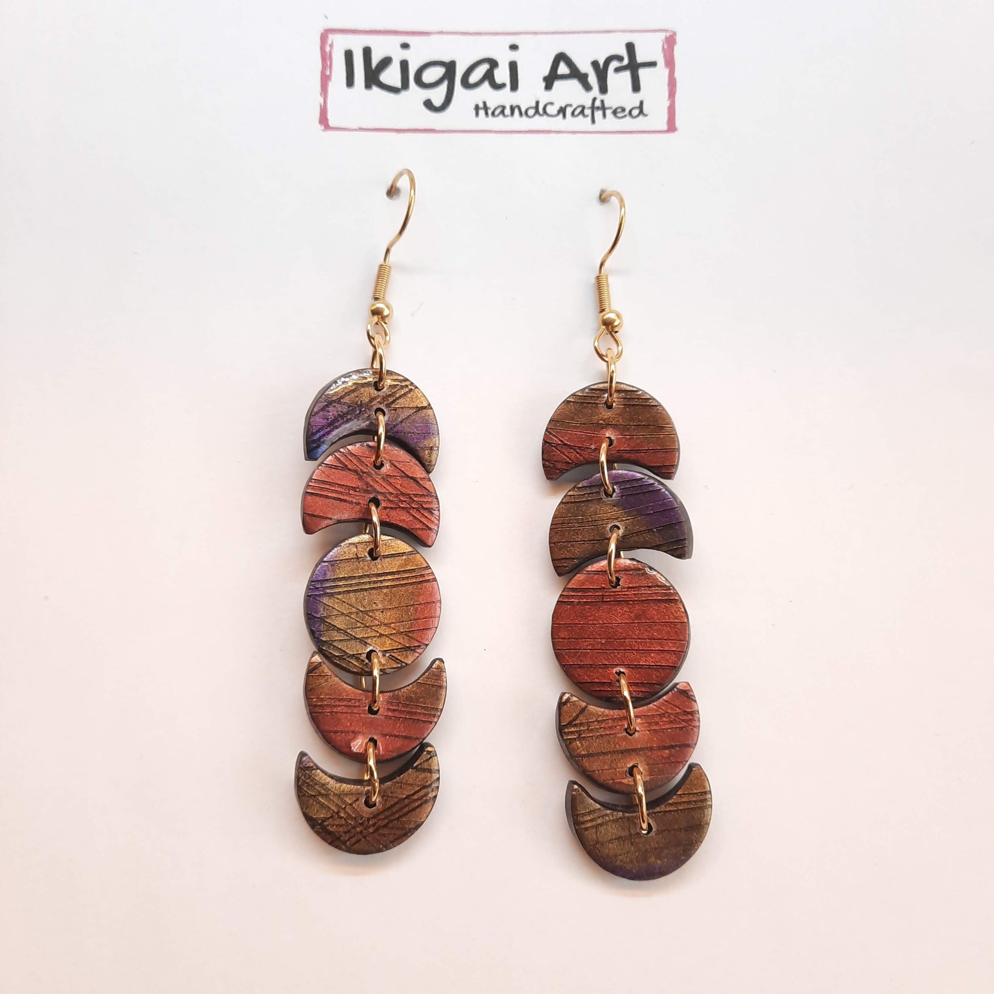 Pendientes Luna Labradorita Violeta con Ganchos Dorados