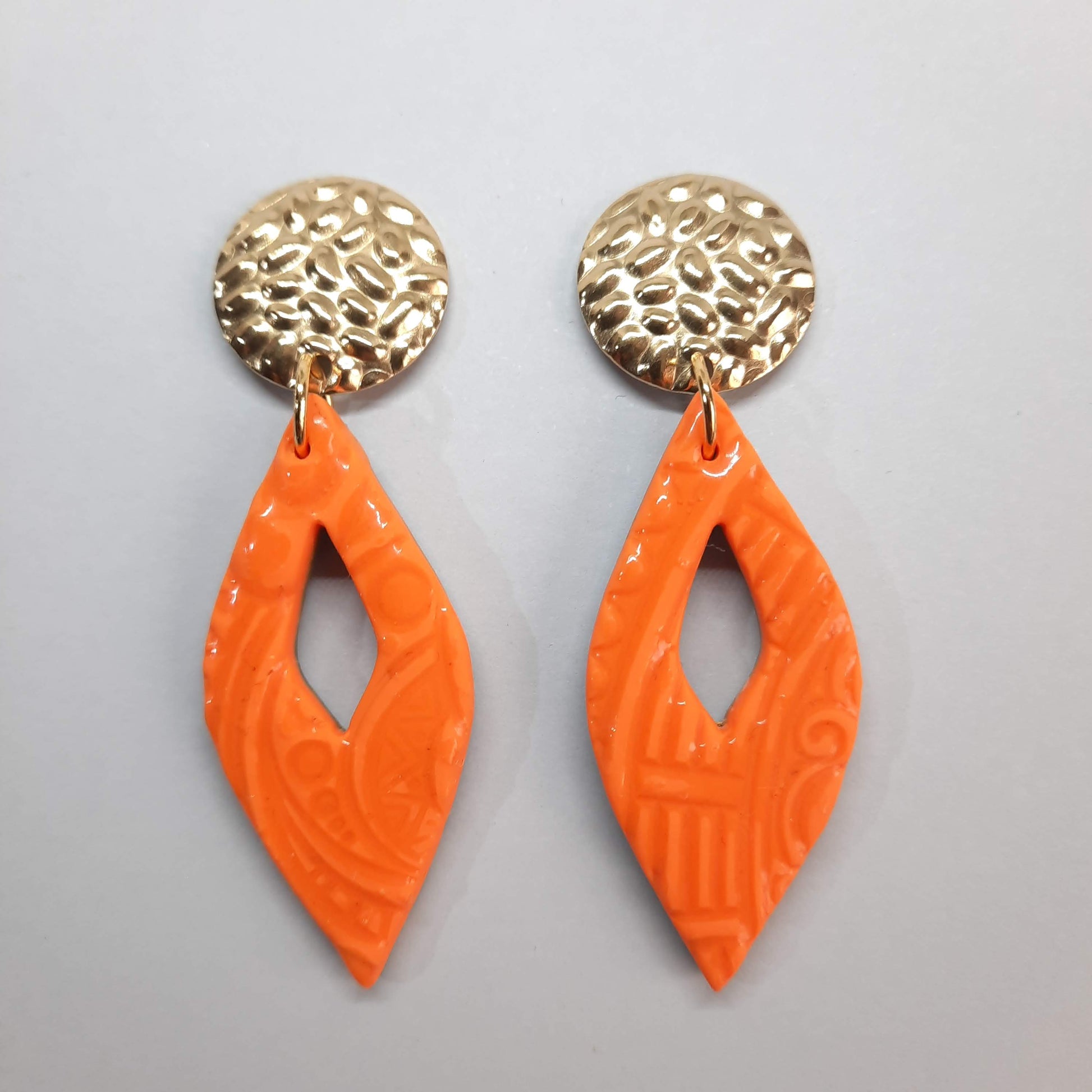 Pendientes Madrid Naranja con Base Dorada