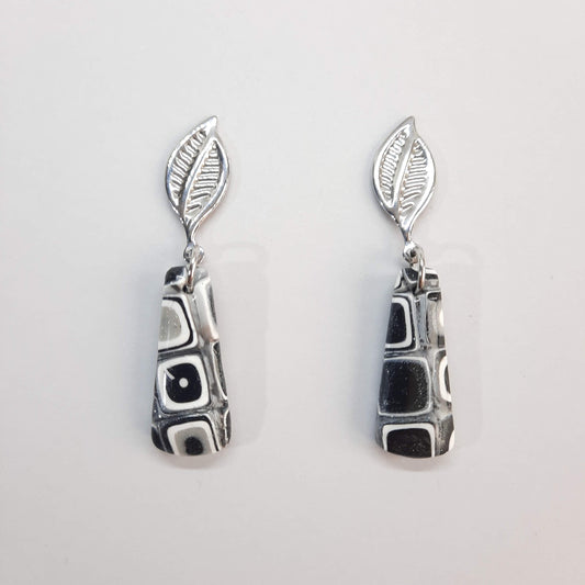Pendientes Trapecio Medianos Negro Blanco con Base Acero