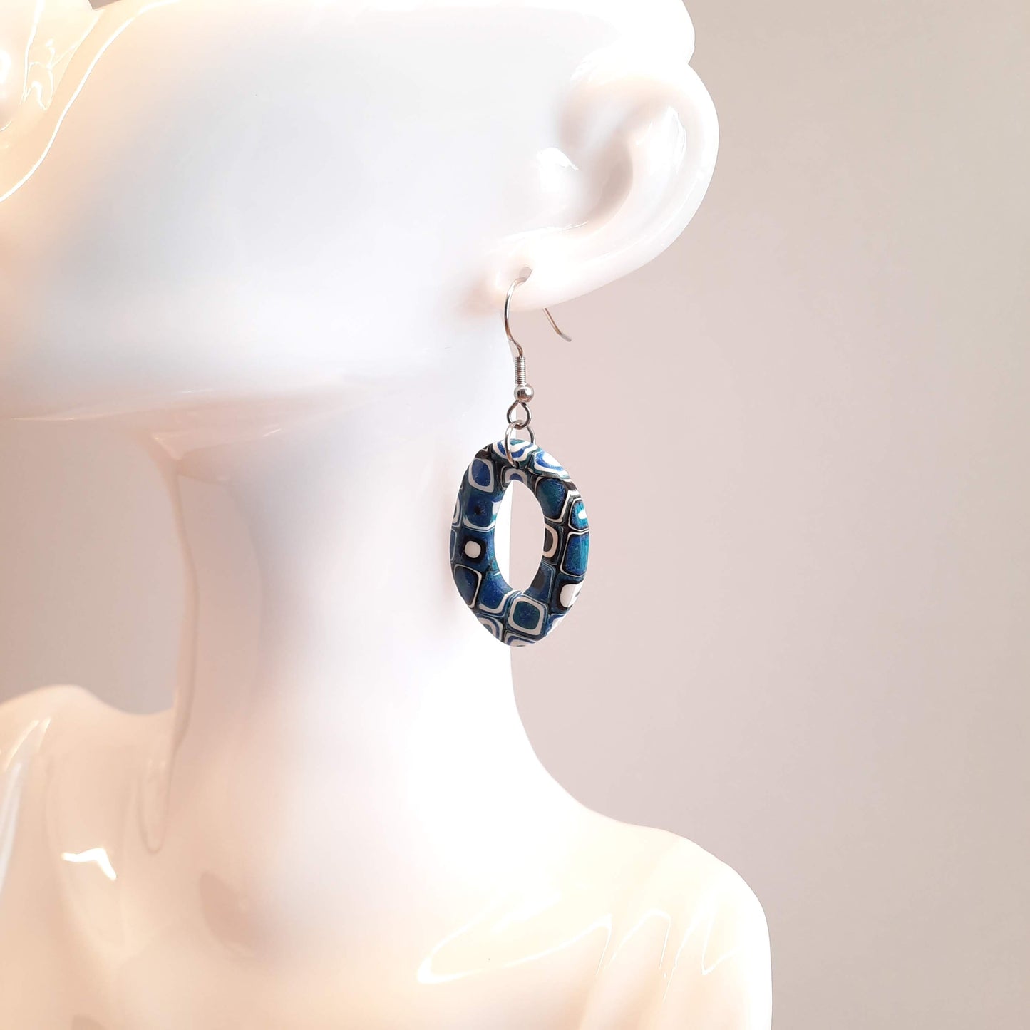 Pendientes Ovalado Pasión Azul con Ganchos
