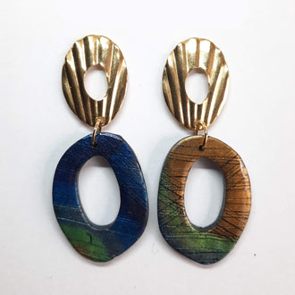 Pendientes Ovalado Labradorita Azul con Base Dorada