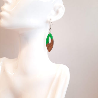 Pendientes Ovalados Verdes Madera y Resina