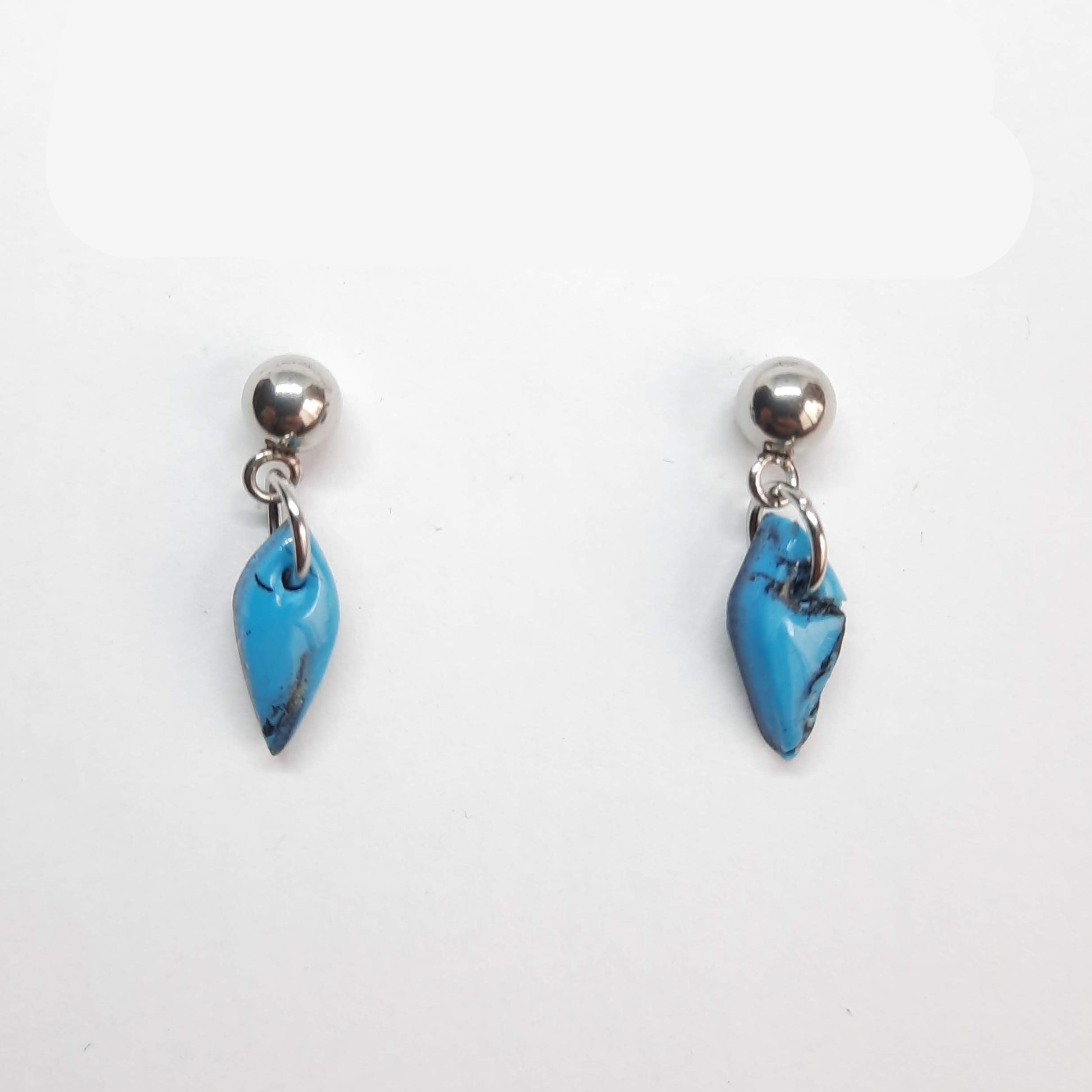 Pendientes Pequeñitos Turquesa con Base Acero
