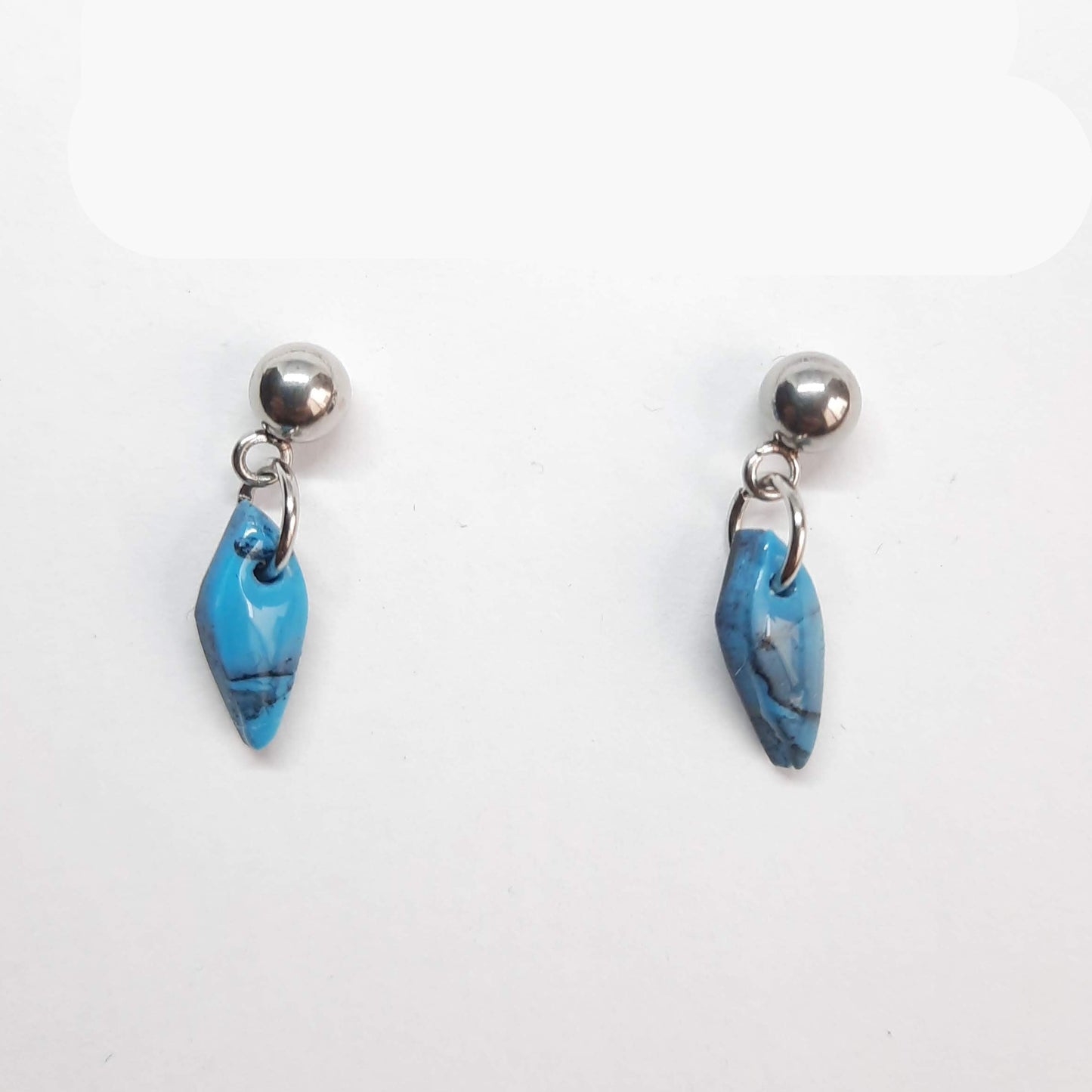 Pendientes Pequeñitos Turquesa con Base Acero