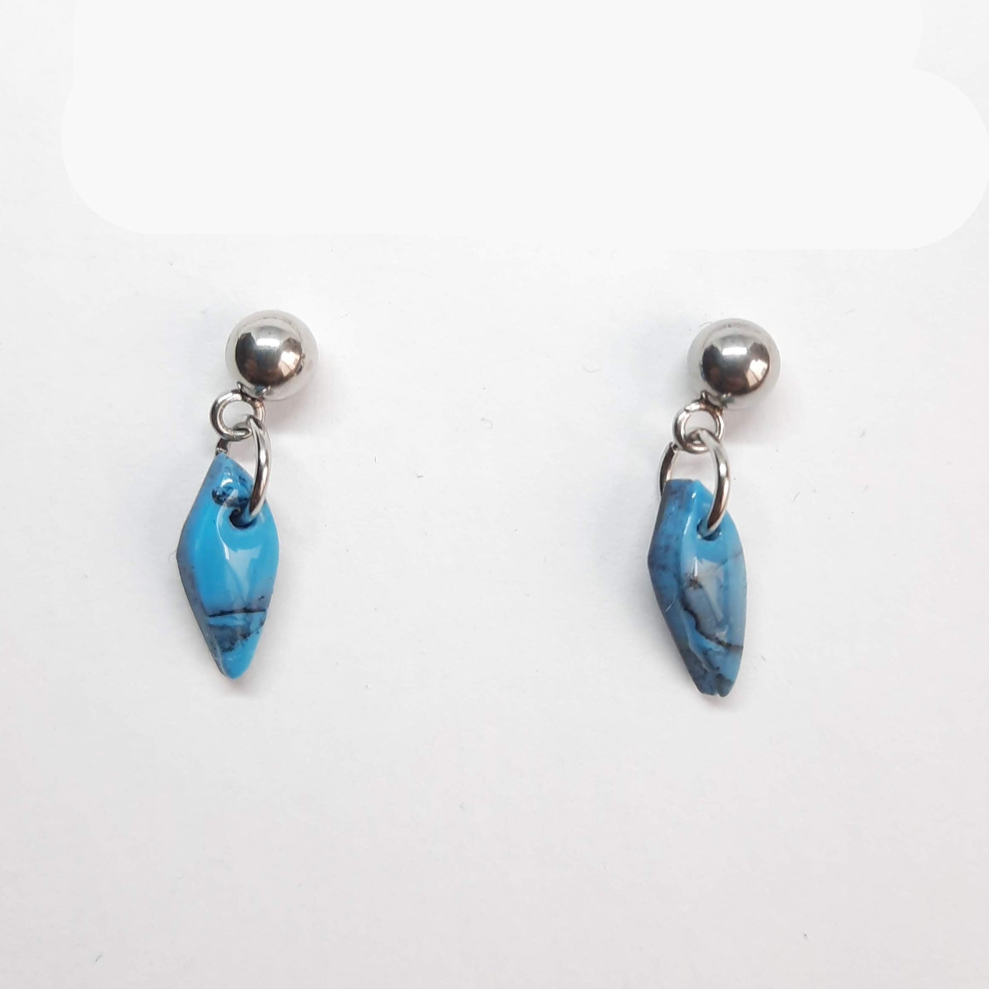 Pendientes Pequeñitos Turquesa con Base Acero