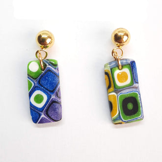 Pendientes Rectangular Arcoíris con Base dorada